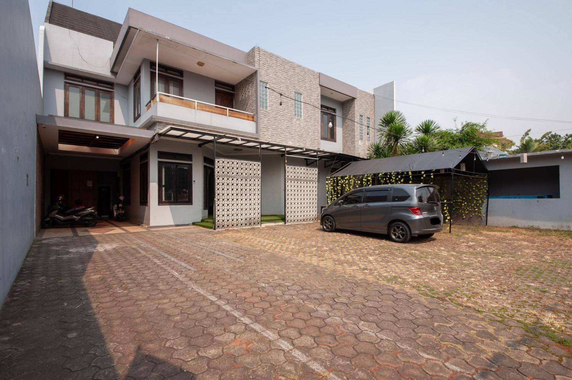 Capital O 91140 Ayodya Kebon Jeruk Hotel Jakarta Bagian luar foto